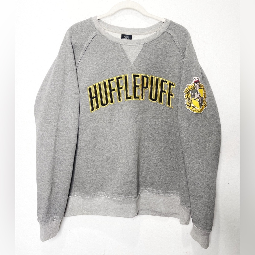 Universal Studios Wizarding World Harry Potter Hufflepuff Crewneck Sweatshirt